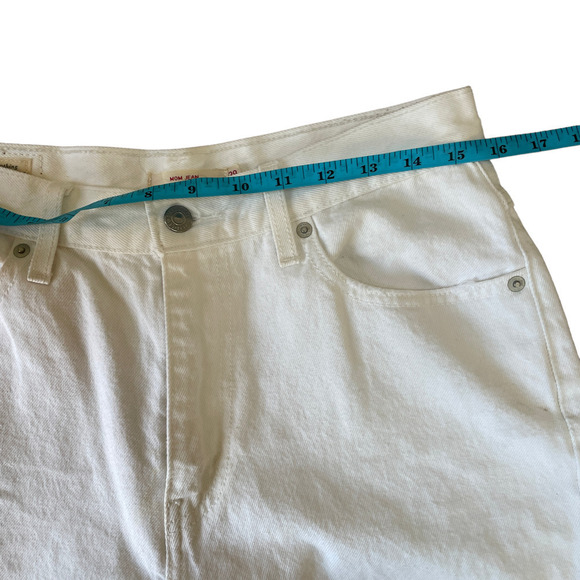 Levi’s Mom Jean Distressed White  -  Size 29 - Picture 9 of 14
